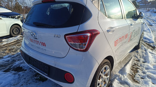 Bara spate Hyundai i10 alba impecabila completa