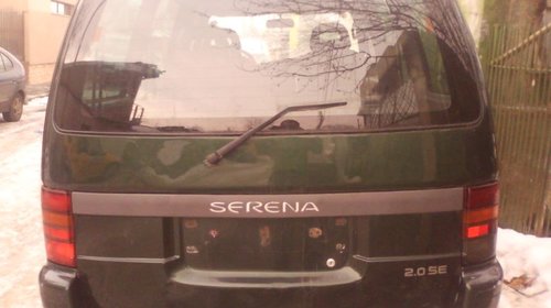 Bara spate nissan serena