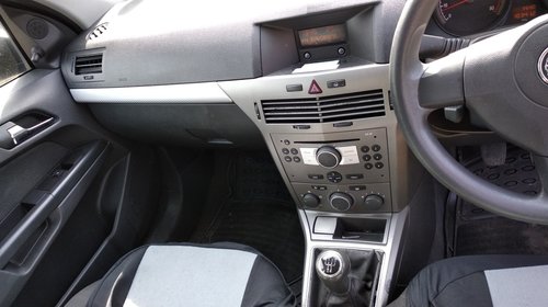 Bara spate Opel Astra H 2005 Hatchback 1.4