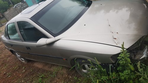 Bara spate Opel Vectra B 1997 Berlina 1805 1.8 benzina