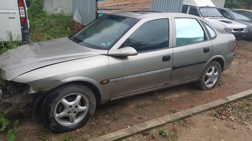 Bara spate Opel Vectra B 1997 Berlina 1805 1.