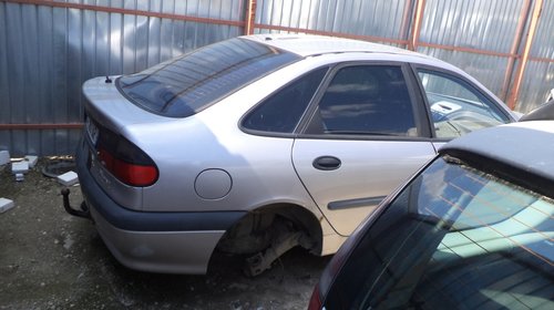 Bara spate Renault Laguna 1