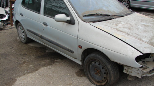 Bara spate Renault Megane [facelift] [1999 - 2003] Hatchback 1.6 MT (110 hp) I (BA0/1_)