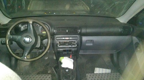 Bara spate Seat Leon 2002 Hatchback 1.8