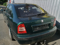 Bara spate Skoda Octavia 1