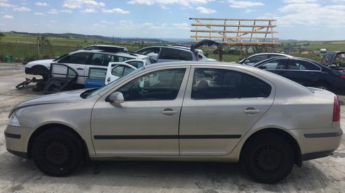 Bara spate Skoda Octavia 2005 limuzina 1900