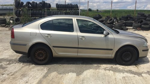 Bara spate Skoda Octavia 2005 limuzina 1900