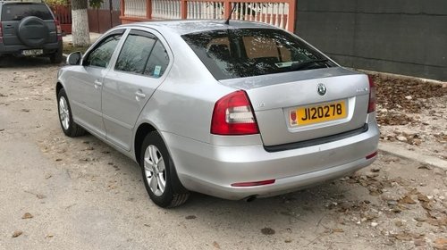 Bara spate Skoda Octavia 2013 berlina 1.6 d