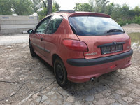 Bara spate / spoiler spate Peugeot 206 2002 coupe / in 2 usi