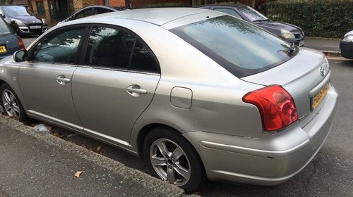 Bara spate Toyota Avensis 2004 hatchback 2.0