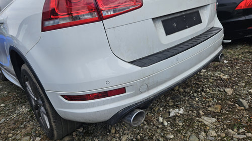 Bara spate Volkswagen Touareg 2012