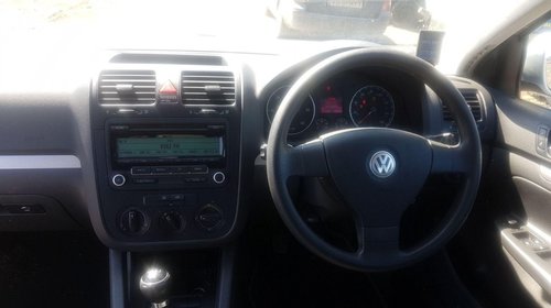 Bara spate VW Golf 5 2009 COMBI 1.9