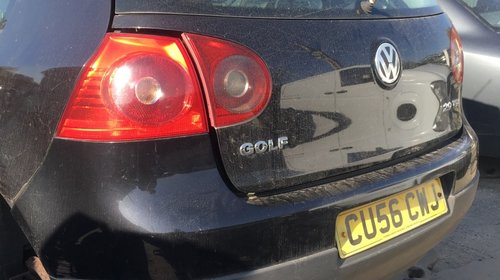 Bara spate VW Golf 5