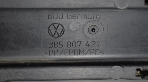 Bara spate VW Passat B5 sedan 3B5807421