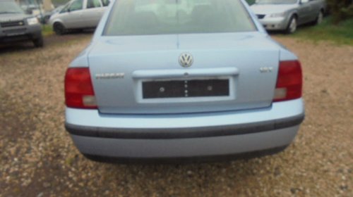 Bara spate VW Passat sedan 1999