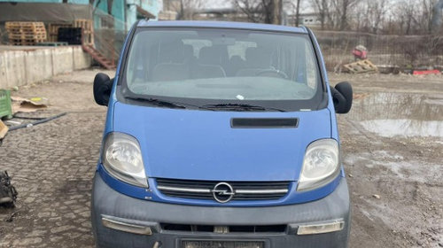 Bara spoiler fata / are defect Opel Vivaro 20