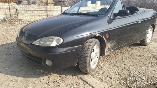 Bara spoiler fata cu proiectoare Renault Mega