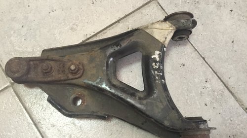 Bascula Cu Pivot Dreapta Fata Renault Clio 19