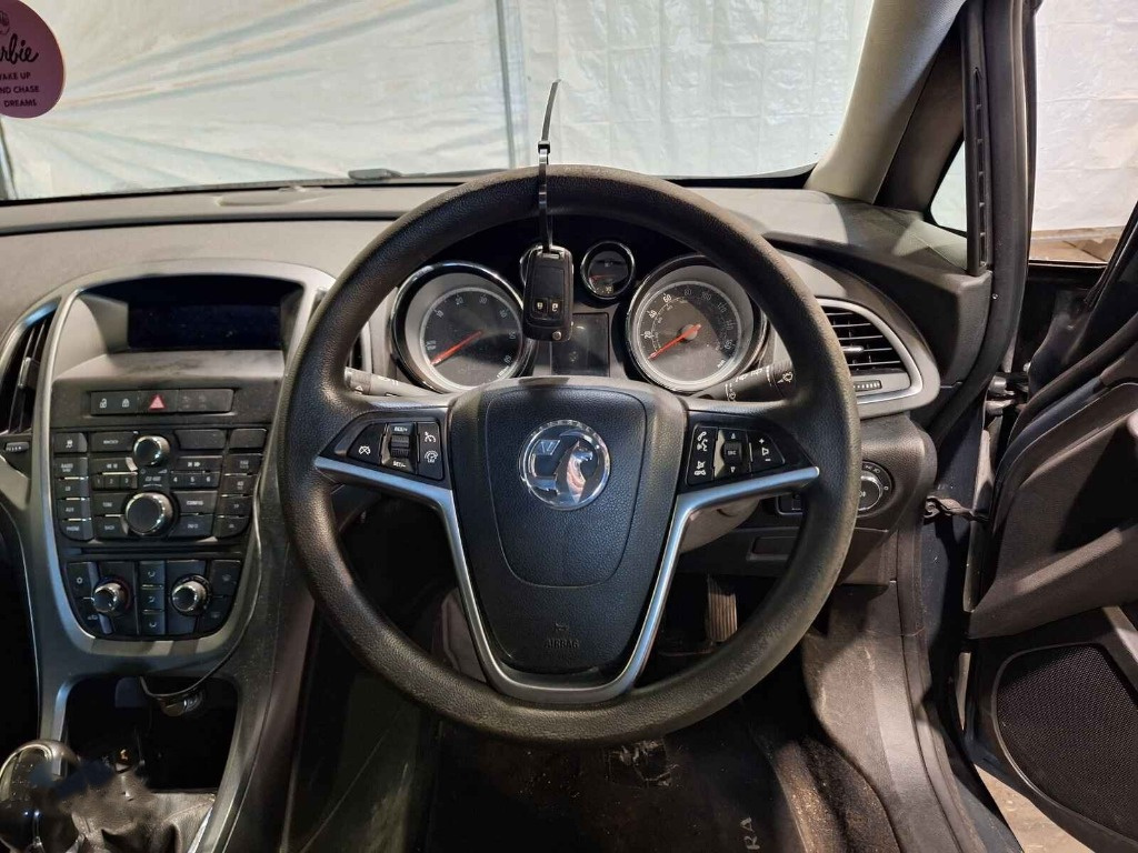 Bascula dreapta Opel Astra J 2014 HATCHB