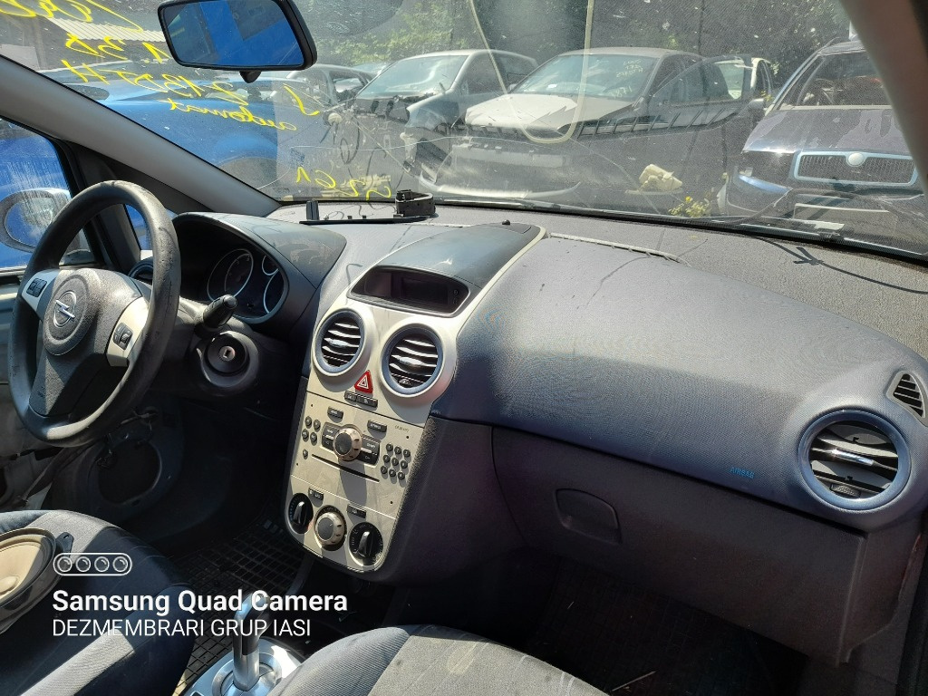 Bascula dreapta Opel Corsa D 2008 hatchb