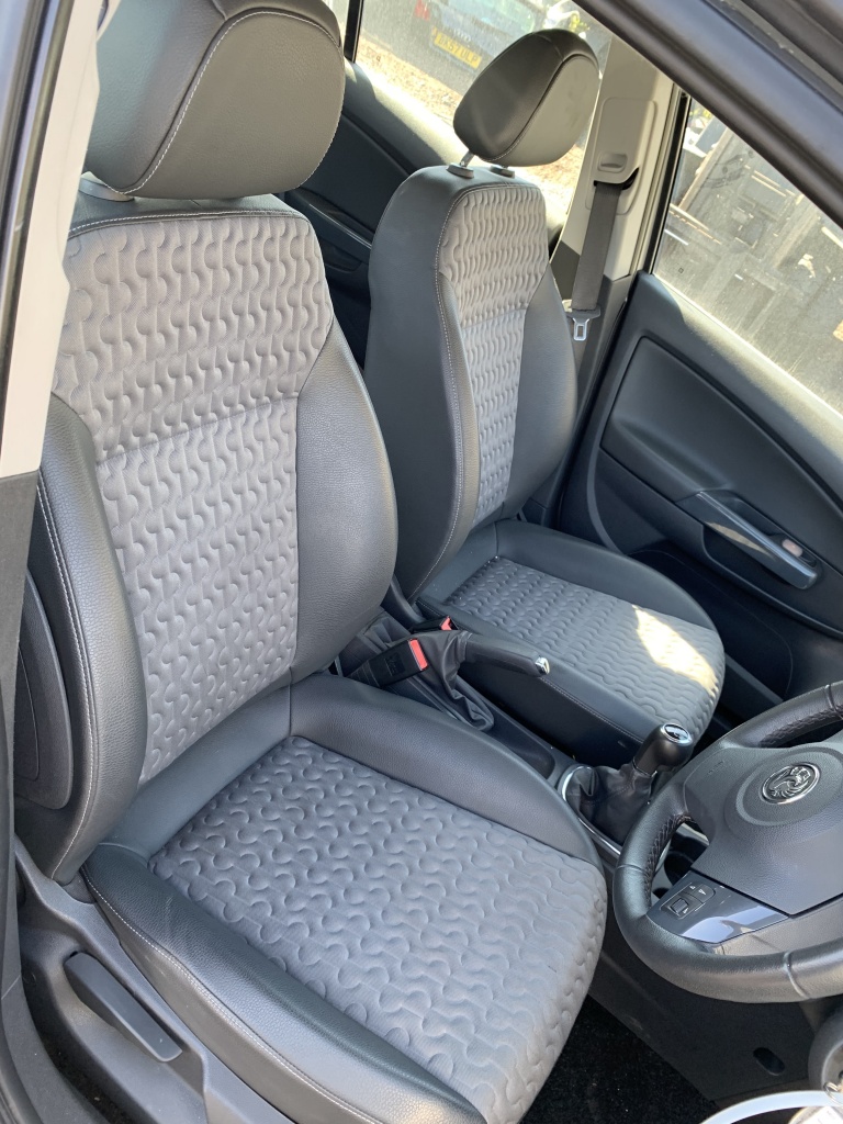 Bascula dreapta Opel Corsa D 2012 Hatchb