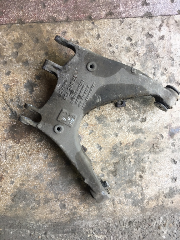Bascula dreapta spate Audi A8 D3/4E [2002 - 2005] Sedan 4.2 tiptronic quattro (335 hp) AUDI A8 (4E_) 10.2002 - 07.2010 A8 4.2 QUATTRO 4.2 - BFM