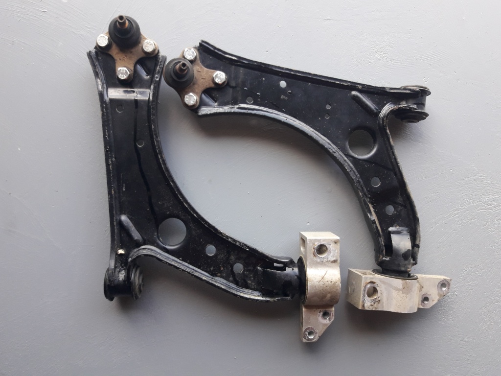 Bascula fata VW Caddy 2.0 SDi An 2008 tip motor BST