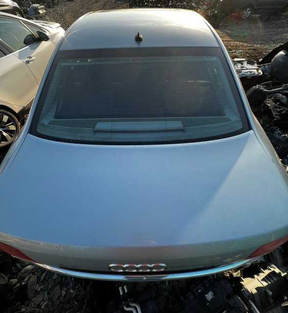 Bascula spate dreapta Audi A8 D3/4E [200