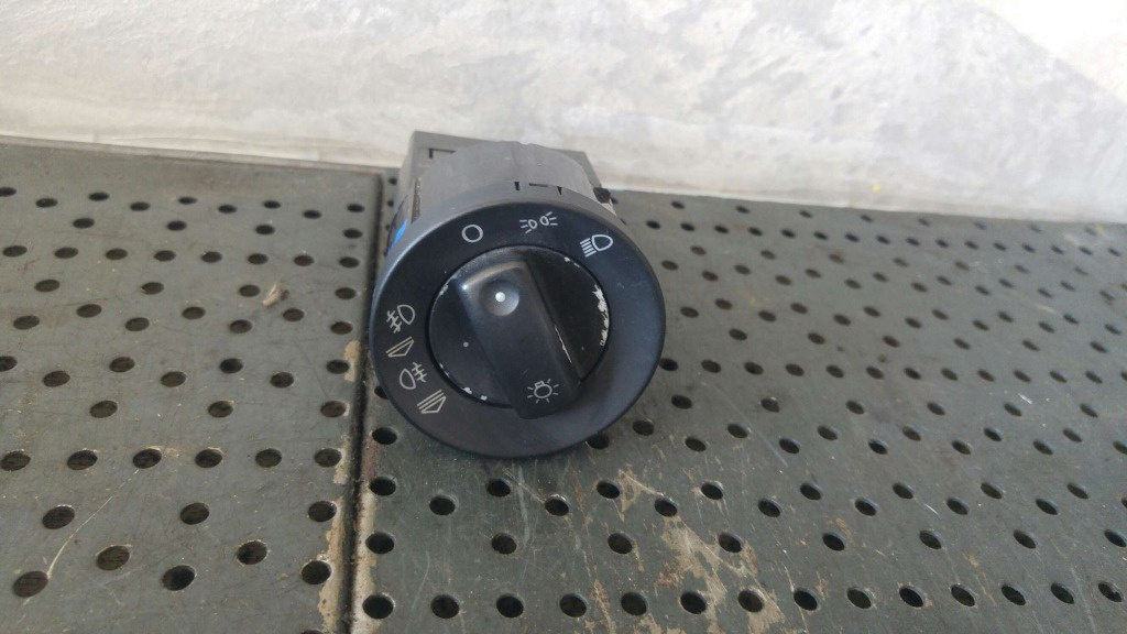 Bloc lumini audi a4 b7 8e 8e0941531c
