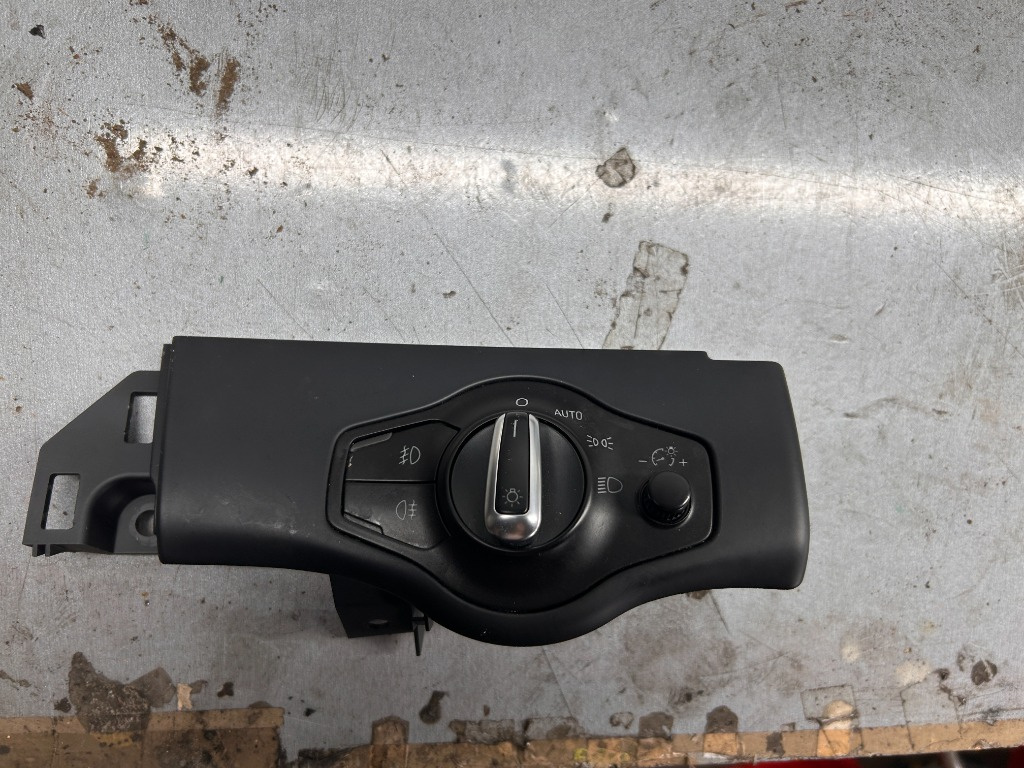 Bloc lumini Audi A4 B8 a5 b8 cod 8K0 941