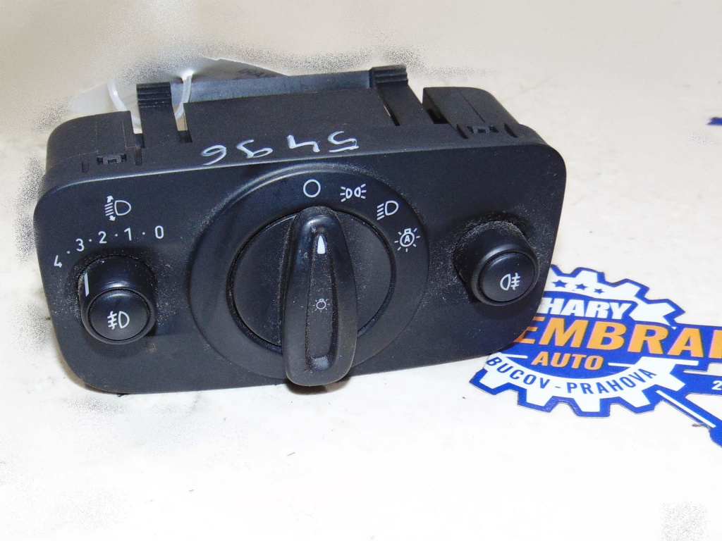 Bloc lumini avand codul 8A6T13A024DB pentru Ford Fiesta 7 2010