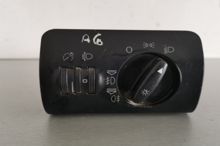Bloc lumini Bloc lumini Audi A6 cod: BK74B2941531C BK74B2941531C Audi A6