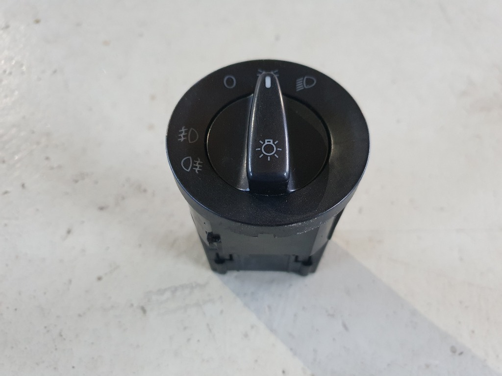 Bloc Lumini cu proiectoare Skoda Octavia 1 cod 3B0