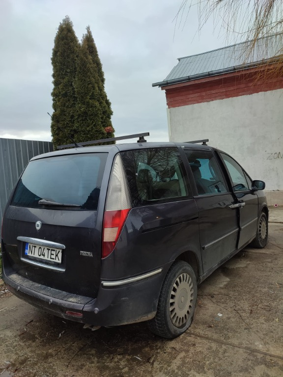 Bloc lumini Lancia Phedra 2005 monovolum