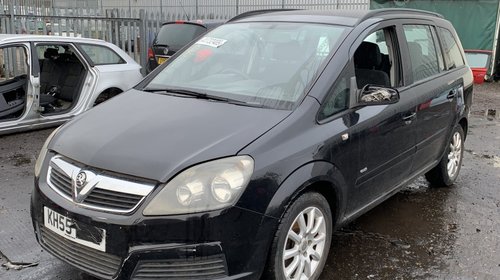 Bloc lumini Opel Zafira B 2005 Hatchback 1,6 Benzina Z16XEP