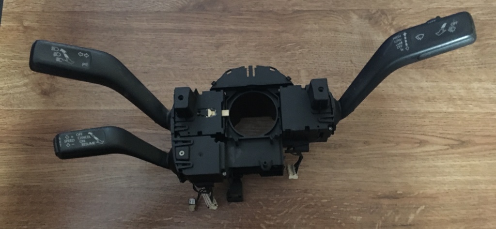 Bloc lumini VW Passat 3C5953513R 3C5 953 513 R 01503852 01 5038 52 3C5953507BJ