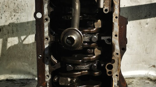Bloc motor BKC cu pistoane, biele, vibrochen, cuzineți și pompa de ulei Volkswagen Seat Skoda