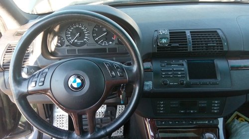 BMW X5 an 2002 motor 5.0 b