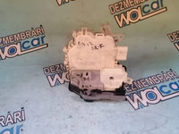 Broasca dreapta fata Audi A4 2012 COD:8J1837016C