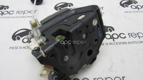 Broasca fata dreapta Originala Audi cod 8J1837106C