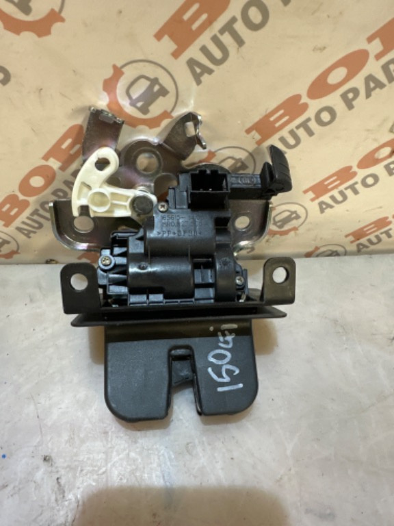 Broasca Haion / Portbagaj Volkswagen Skoda Seat Audi 8R0827505A