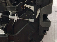 Broasca/incuietoare dreapta spate Ford Mondeo 4 2014 AM2A-R26412-EB AM2AR26412EB