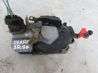 Broasca / incuietoare usa dreapta spate Citroen Xsara kombi an 2002 (mufa cu 4 pini)