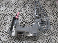 BROASCA (INCUIETOARE) USA DREAPTA SPATE OPEL ASTRA H 2005 OEM:13210739.