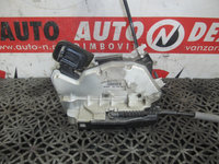 BROASCA (INCUIETOARE) USA DREAPTA SPATE VOLKSWAGEN JETTA IV 2011 OEM:5K4839016F.