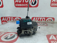 BROASCA (INCUIETOARE) USA STANGA SPATE SKODA FABIA II 2009 OEM:6Y0839015A.