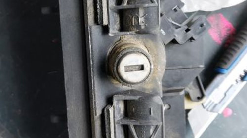Broasca mâner switch deschidere portbagaj audi a4 b5 combi break
