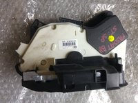 Broasca stanga spate vw passat 5g b8 hatchback 5e0839015a