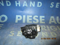 Broasca usa Audi A6 C6 2005; 4F1837015 // 4F2837016B (fata)