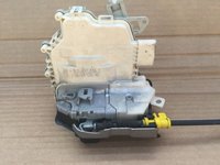 Broasca usa dreapta fata Audi A4 B8(8K) cod 8J1837016C 8J1837016D